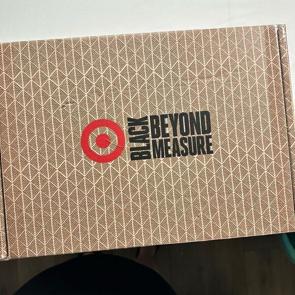 NIB Target Beyond Measure Black History Box Set Pink Sweatsuit, 3 Tees - Size XL - Picture 9 of 14